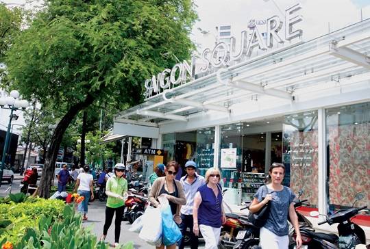 Saigon Square nằm trên đường Nam Kỳ Khổi Nghĩa là khu mua sắm nổi tiếng 