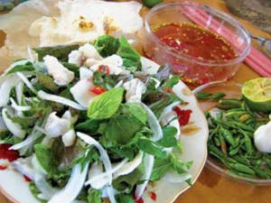 Ẩm thực Phú Yên - gỏi cá nhái - iVIVU.com
