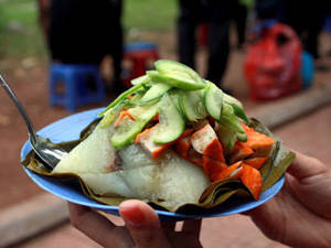 Ẩm thực Hà Nội - bánh giò Hồ Tây - iVIVU.com