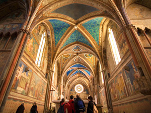 Nhà thờ St. Francis ở Assisi