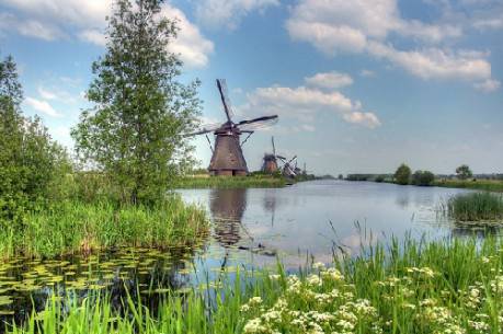 Ngôi làng cối xay gió nổi tiếng Kinderdijk.