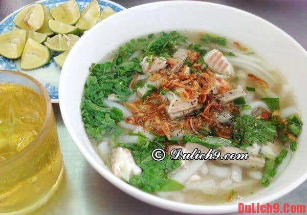 Cháo canh cá lóc - Món ăn sáng phổ biến nhất định phải thử khi du lịch Quảng Bình. Món ăn đặc sản nổi tiếng ở Quảng Bình. Du lịch Quảng Bình nên ăn đặc sản gì?