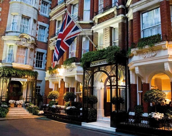 Kinh nghiệm đặt phòng khách sạn khi du lịch Anh: Du lịch Anh nên chọn khách sạn nào?