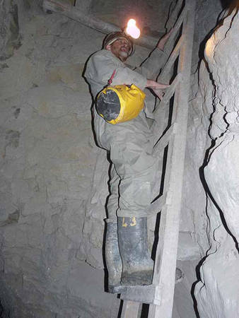 Du lịch Bolivia - hầm mỏ - iVIVU.com