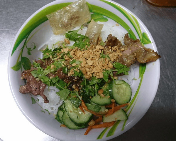 Ăn gì ở Nha Trang ngon, bổ, rẻ? Món ăn ngon Nha Trang. Bún thịt nướng
