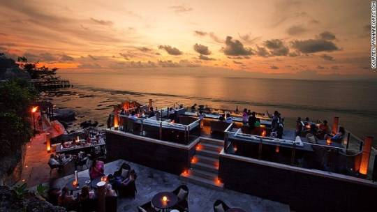 top 50 quán bar bên bờ biển đẹp nhất thế giới