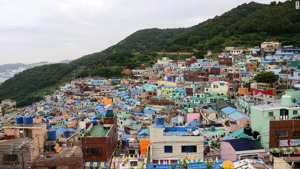 Ngôi làng sặc sỡ như "Santorini của Hàn Quốc"