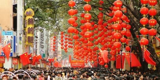 Beijing Lu, phố đi bộ, mua sắm nổi tiếng của Quảng Châu.