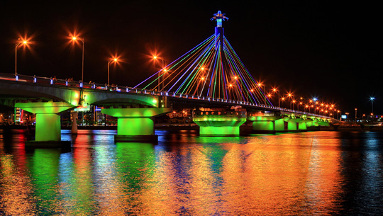 Cầu sông Hàn - biểu tượng mới của thành phố Đà Nẵng
