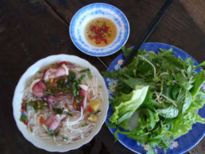 Ẩm thực Phú Yên - bún mực - iVIVU.com