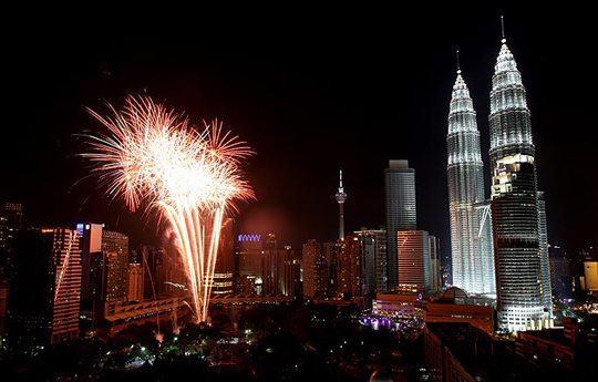 Bắn pháo hoa Kuala Lumpur, Malaysia - iVIVU.com