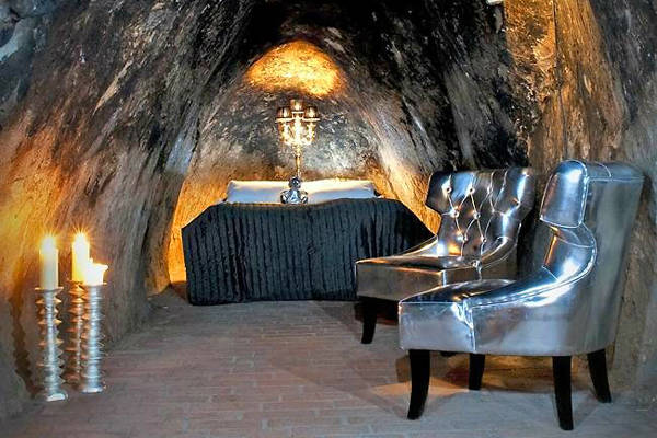 13. Khách sạn nằm trong mỏ bạc Sala, Thụy Điển
