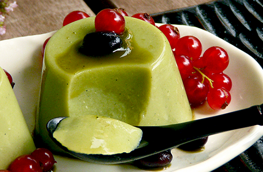 Món pudding sẽ dễ dàng “chinh phục” được bạn ngay từ muỗng đầu tiên.