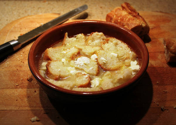 Montenegro: Đối với bữa sáng ở Montenegro, bạn có thể ăn Popara (bánh mì nấu với sữa hoặc nước sôi) hoặc Cicvara (bột ngô nấu với muối và kem tươi). Ảnh: NazarBlue