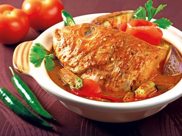 Cà ri đầu cá cũng là một món ăn đặc biệt của Singapore, có nguồn gốc ở phía Nam Ấn Độ. 