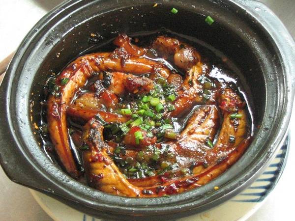 Món cá bống thác kho riềng là một món ăn có tính truyền thống của những đồng bào dân tộc tại Đắk Lắk.