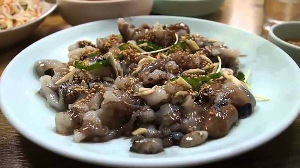 Du lịch thế giới - Bạch tuộc sống là món ăn rất được yêu thích ở Hàn Quốc 
