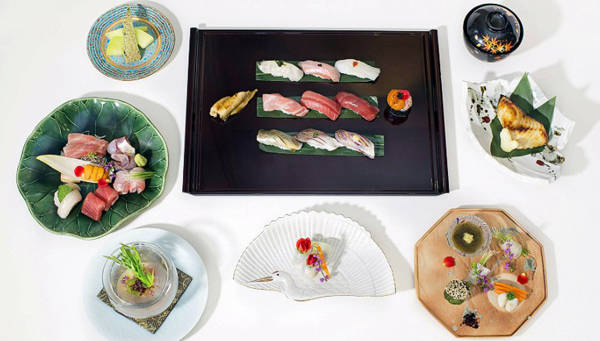 Chỉ 18 thực khách duy nhất được phục vụ trong một ngày ở Hanabi với các món ăn tinh tế của Nhật Bản như sushi và sashimi.