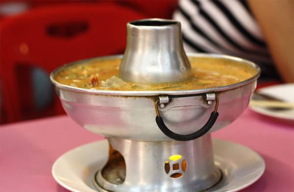 Du lịch Thái Lan - Cũng như người Việt, món canh thường xuất hiện trong các bữa ăn của người Thái.