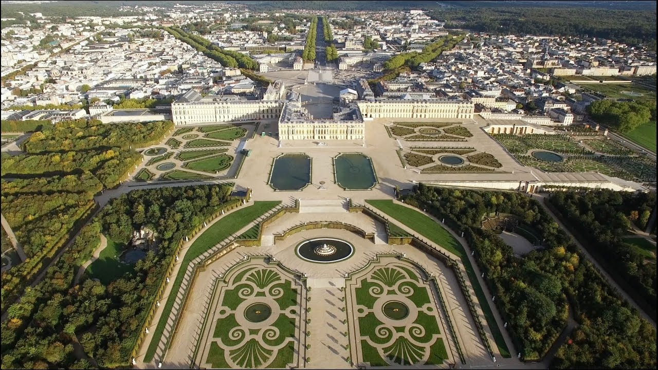 Versailles, lau dai trang le nhat chau Au o Phap anh 1