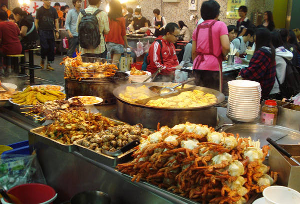 Chợ đêm Thạch Lâm (Shilin) nằm ở quận Thạch Lâm, là chợ đêm lớn nhất và nổi tiếng nhất ở Đài Bắc. Ảnh: bunniebar