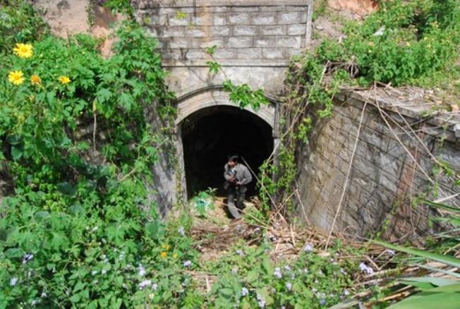 Tại những địa điểm đẹp ở Đà Lạt ít ai ngờ lại ẩn chứa một hệ thống đường hầm