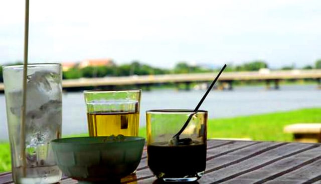 Địa điểm vui chơi ở Huế - Thưởng thức cafe bên dòng sông Hương 