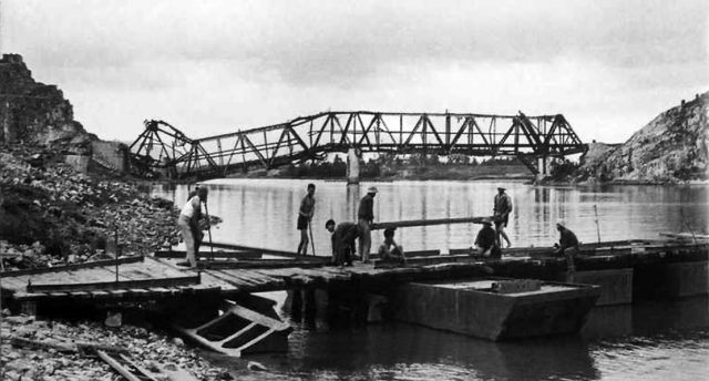 Cầu Hàm Rồng Thanh Hóa một thời chiến tranh 