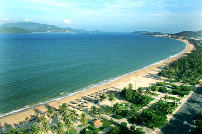 Bãi tắm Nha Trang đẹp diễm lệ