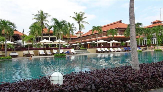 Furama Resort Danang với bể bơi ngoài trời tuyệt đẹp
