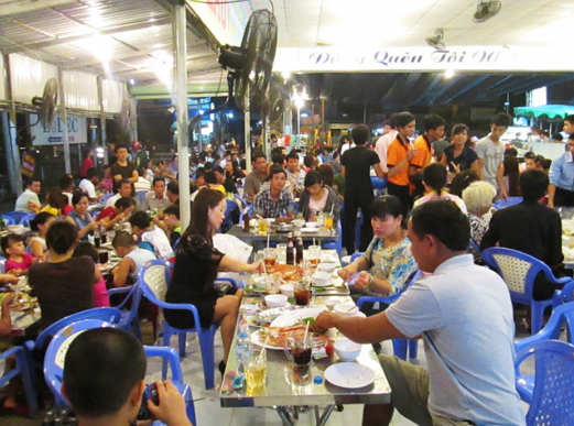 Không gian nhà hàng hải sản sài gòn tại chợ Giang Ghẹ