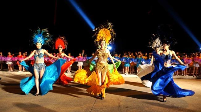 Không khí sôi động của Carnaval Hạ Long