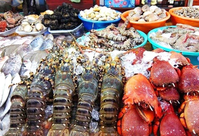 Chợ đêm Bạch Đằng - Thiên đường hải sản