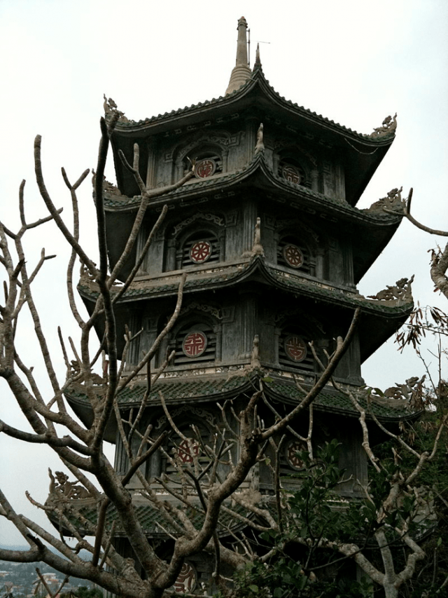 Bảo Tháp Xá Lợi tại chùa Linh Ứng - Ngũ Hành Sơn