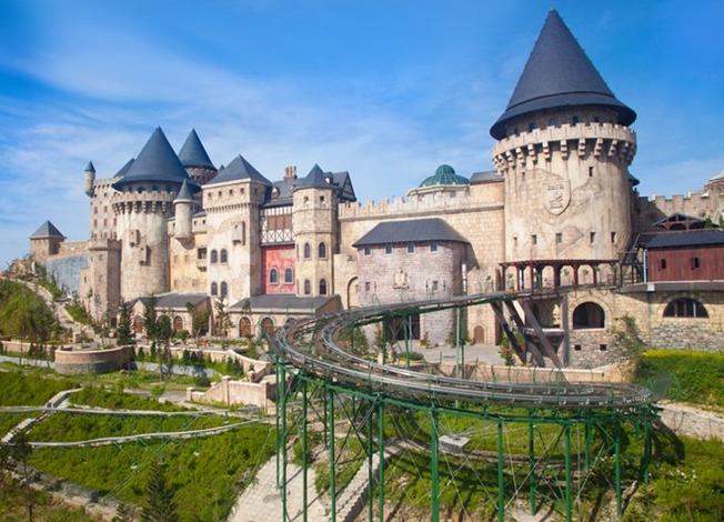Tòa lâu đài mang kiến trúc Pháp