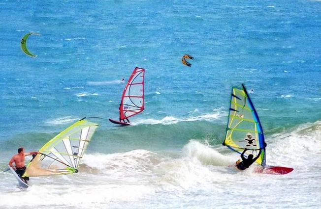 Lướt ván buồm dành cho những ai yêu thích mạo hiểm
