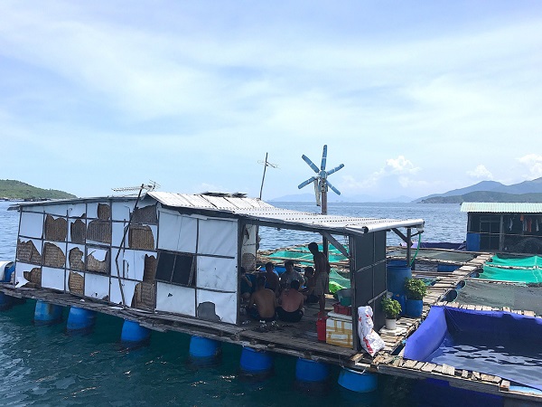 Những người con miền Trung thuộc các tỉnh thành khác nhau quy tụ tại Bích Đầm để an cư lập nghiệp với nghề đánh bắt hải sản - Ảnh: Bông Mai