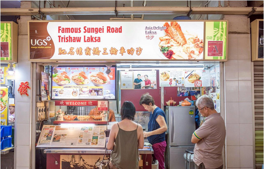Các khu ẩm thực bình dân vốn là nét đặc trưng không thể thiếu trong văn hóa Singapore.
