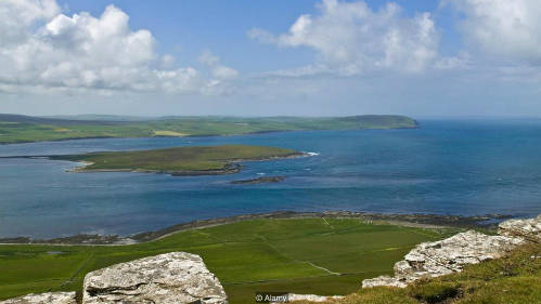 Eynhallow im lìm giữa những hòn đảo của Orkney. Ảnh: Mike McEacheran.