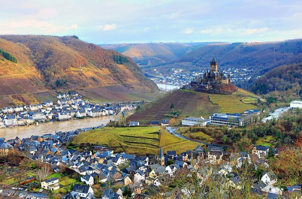 Thị trấn Cochem là một điểm đến tuyệt vời có dành cho cả gia đình đi nghỉ cùng nhau. Ảnh: Mulierchile