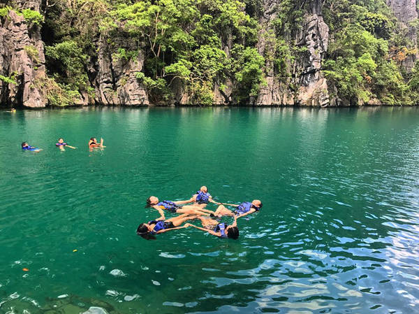 dao-coron-thien-duong-lan-bien-dep-me-hoac-chi-cach-viet-nam-3h-bay-ivivu-21