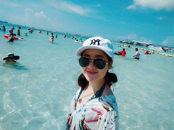 Nước biển trong vắt trên đảo San Hô ở Pattaya. Ảnh: instagram