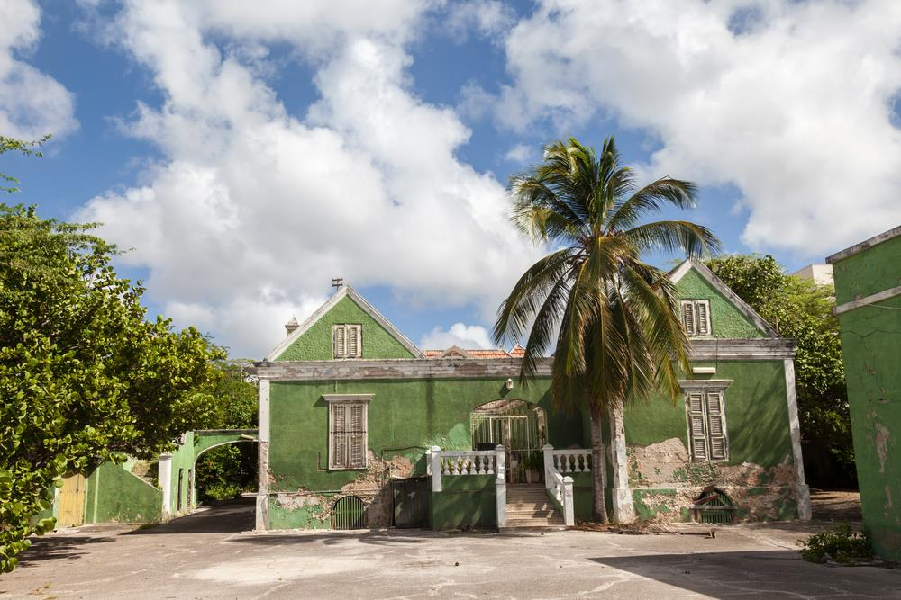 Khoảng 10 năm trở lại đây, Pietermaai có sự hồi sinh trở lại khi Curacao được du khách biết đến là quốc đảo xinh đẹp vùng biển Caribbean. Nhiều tòa lâu đài cổ được trùng tu với diện mạo rực rỡ sắc màu, trở thành các khách sạn, nhà hàng độc đáo.
