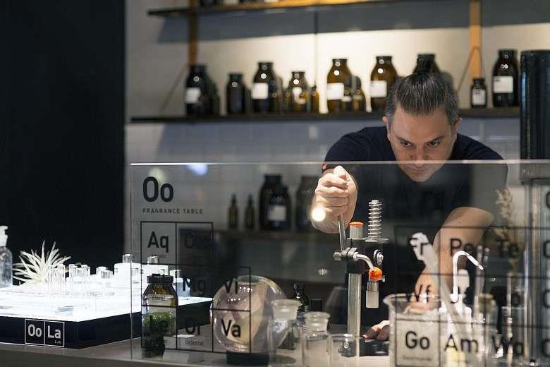 Phòng điều chế nước hoa Oo La Lab mang đến trải nghiệm độc đáo cho những tín đồ mùi hương.