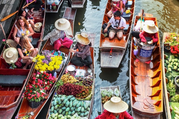 4-dieu-khien-ban-de-bi-tai-xe-lua-khi-du-lich-bangkok-ivivu-4