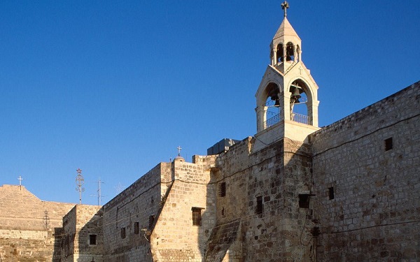 Nhà thờ Giáng sinh, Bethlehem, Palestine: Nhà thờ Giáng sinh là di tích đầu tiên ở Palestine được Unesco công nhận là di sản thế giới vào năm 2012. Tại đây có những tàn tích của 2 nhà thờ được xây dựng vào thế kỷ thứ 4 và thứ 6 được cho là xây dựng bên trên hang động nơi chúa Jesus sinh ra. Hiện nay, địa điểm linh thiêng này đang bị đe dọa bởi áp lực đô thị và du lịch. Ảnh: Atlantot Phototravel/Getty.