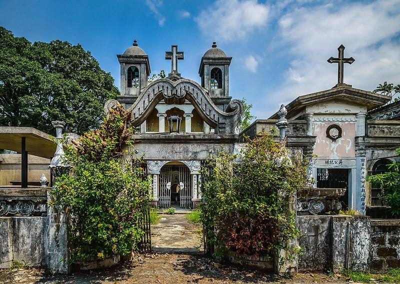 Khu nghĩa trang này được dựng lên bởi cộng đồng người Hoa. Nghĩa trang "tiểu Beverly Hills", tên thật là "Chinese Cemetery Manila", xuất hiện vào thế kỷ 19. Người hoa là một trong những cộng đồng giàu có nhất ở thủ đô Philippines. Ảnh: Amusing Planet.