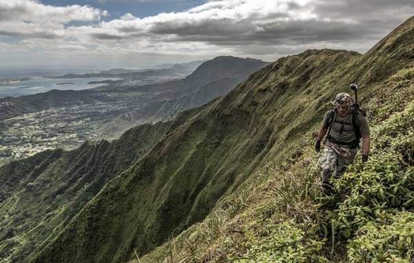 Koolau, Hawaii: Hãy khám phá con đường mòn đầy thú vị này trên hòn đảo O’ahu nổi tiếng. Trải dài từ vùng Đông Nam của Ohau, Makapu’u, cho đến vùng Đông Bắc, Kahuku. Con đường với chiều dài khoảng 56km này sẽ đưa bạn đi qua những khu vực đồi núi hầu như chưa bị con người khai phá.