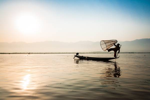 Cách đánh cá truyền thống của người dân Myanmar
