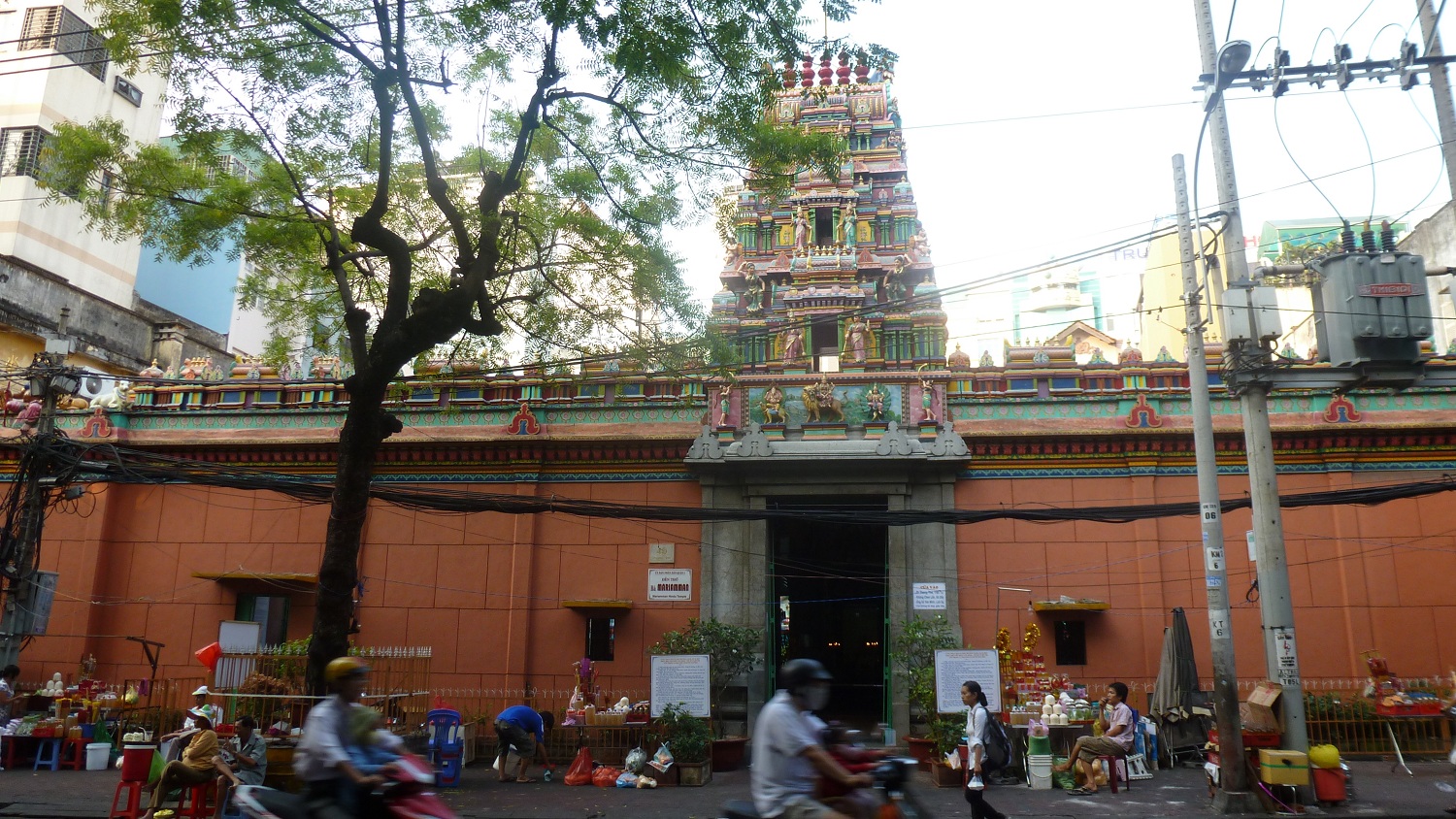 Chùa Bà Mariamman tọa lạc tại đường Trương Định, quận 1 được người dân viếng rất đông từ đêm giao thừa. Ảnh: photo.wikimapia.org